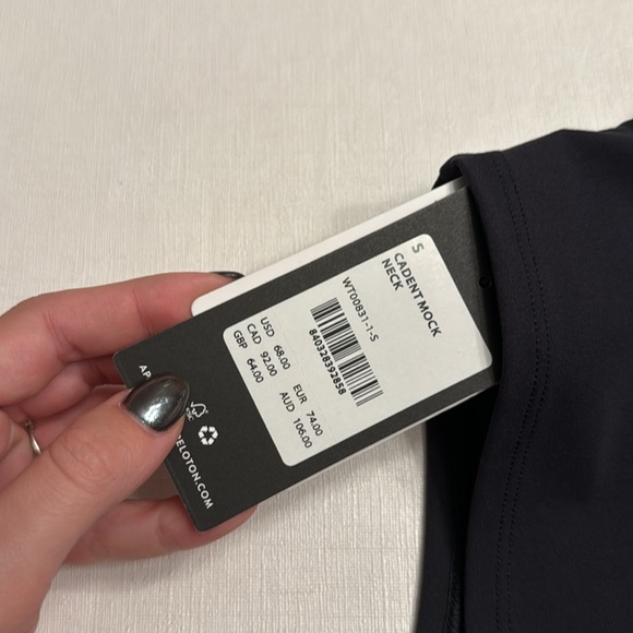 NWT PELOTON Cadent Mock Neck Tank Black - Picture 5 of 5